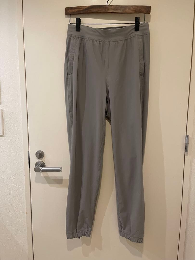 ルルレモン Adapted State Jogger Asia Fit S