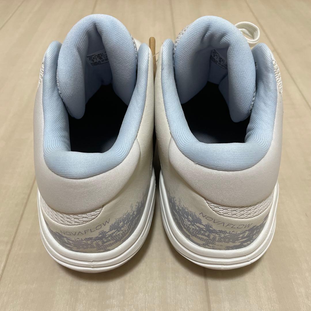 ASICS INNOVATEFLY ホワイト/ライトブルー バスケシューズ