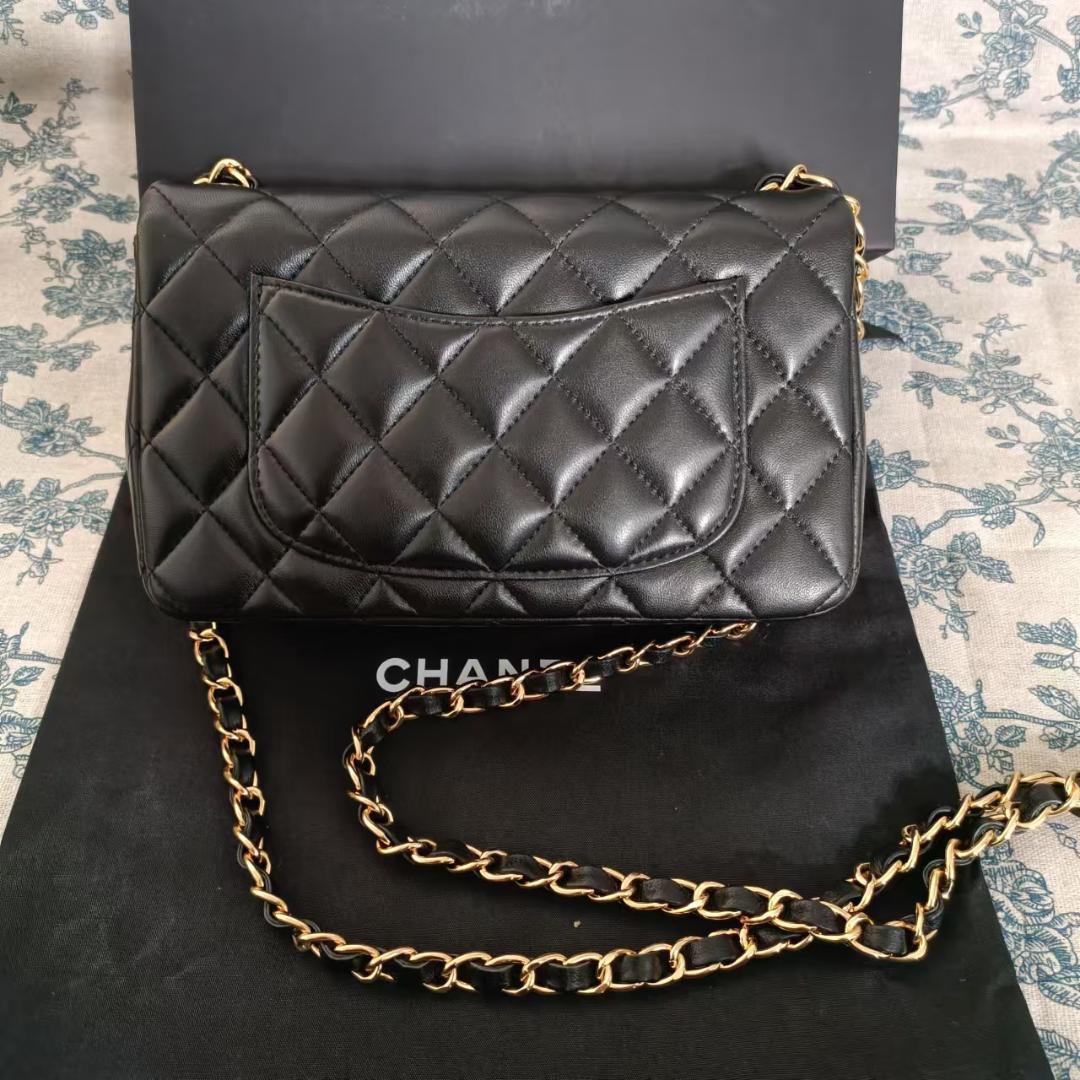 CHANE** ミニフラップバッグ