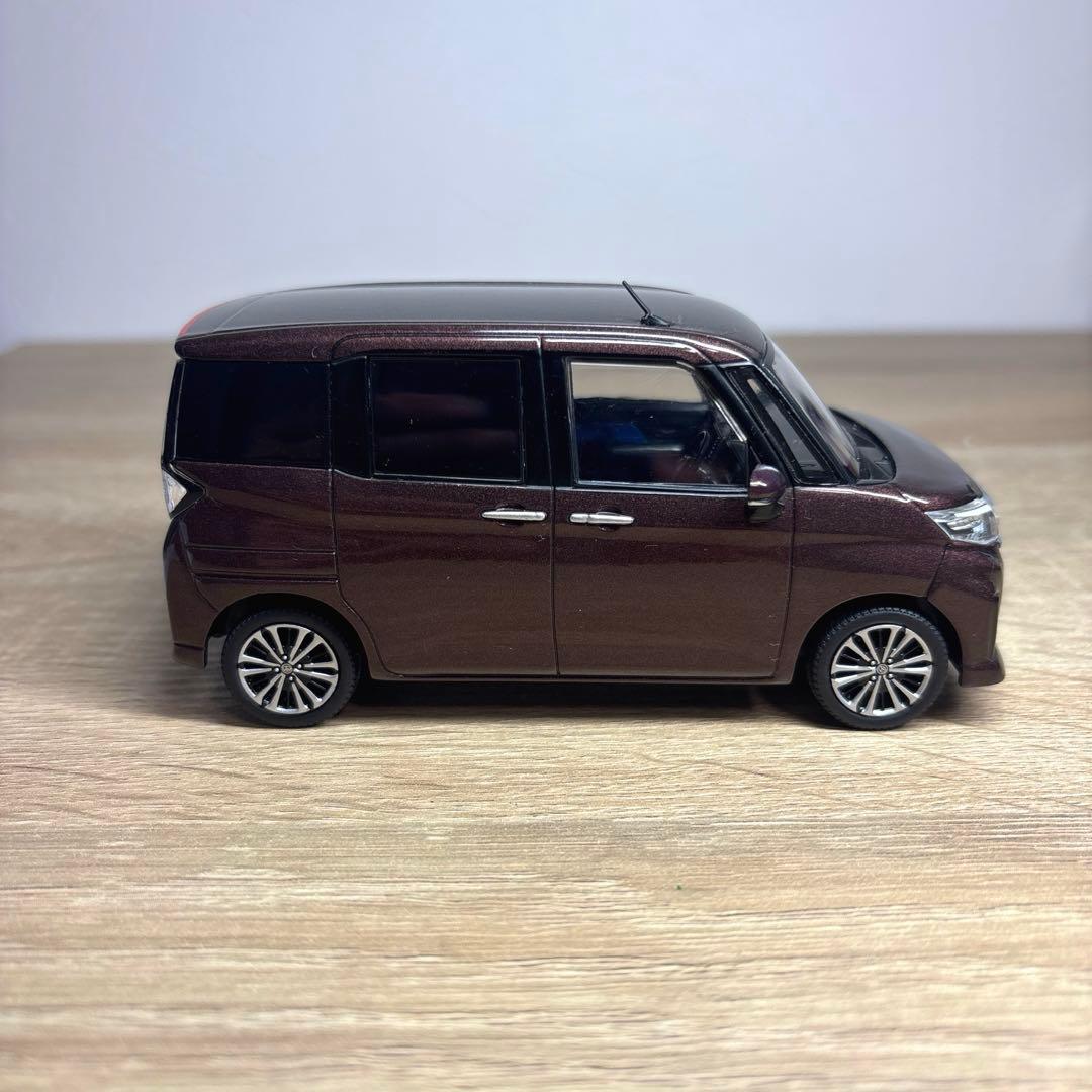 【カスタム品】非売品 トヨタ ルーミー 後期型 1/30カラーサンプルミニカー