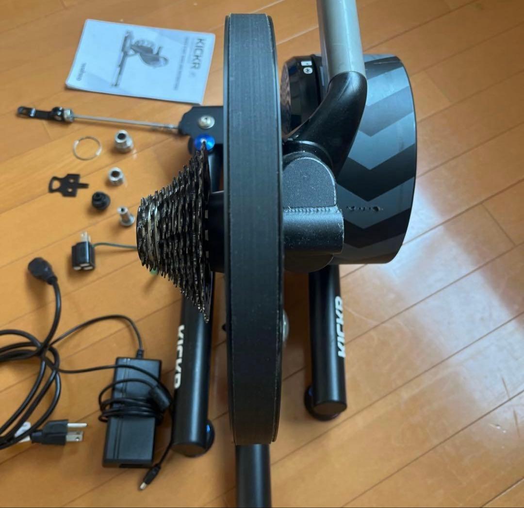 Wahoo トレーニングローラー　ワフー　キッカー　 スマートトレーナー V4