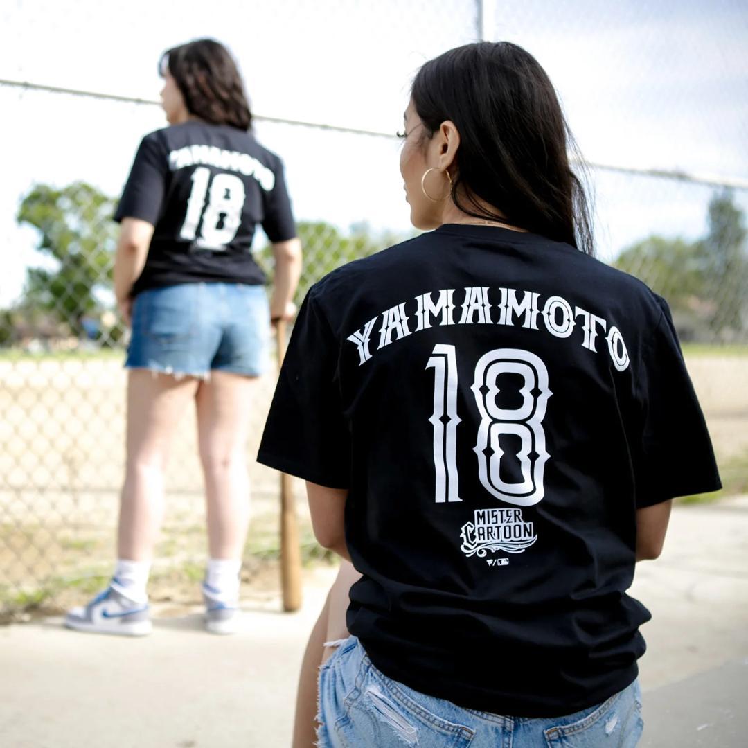 応援グッズ MISTER CARTOON DODGERS YAMAMOTO TEE BLK
