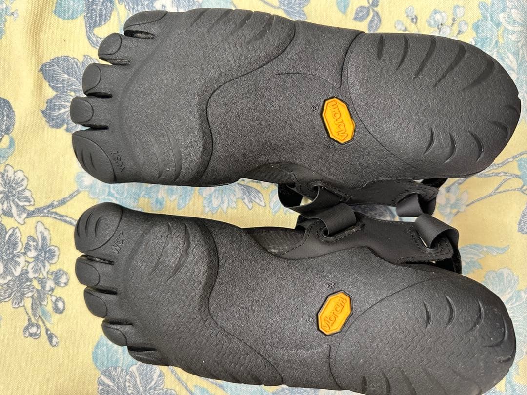 その他 Vibram five fingers