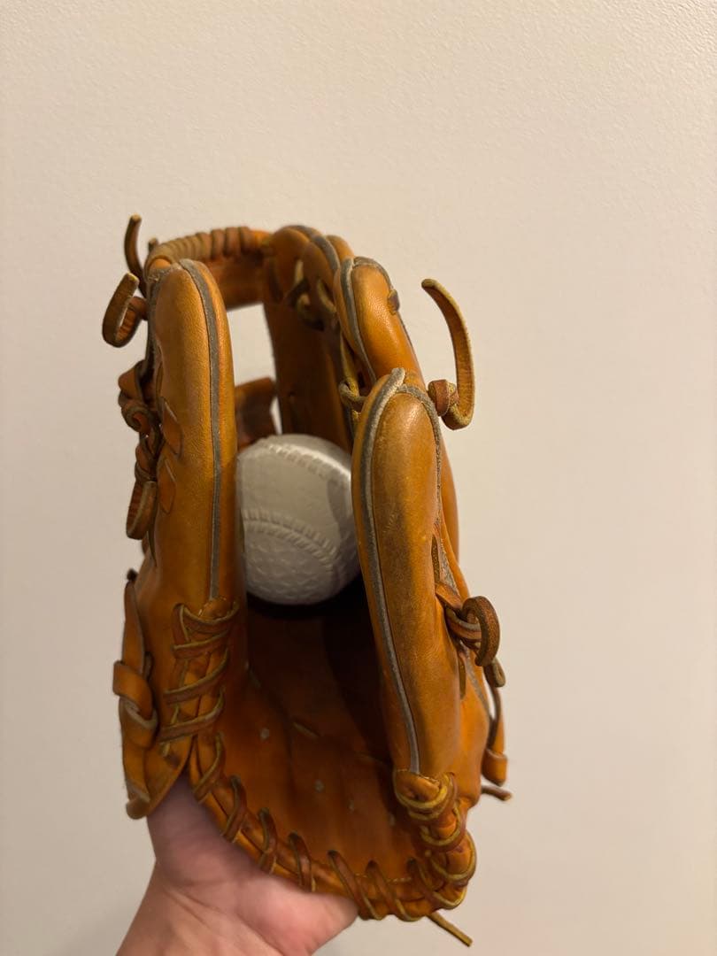 ドナイヤ　軟式グローブ 内野用　ブラウン