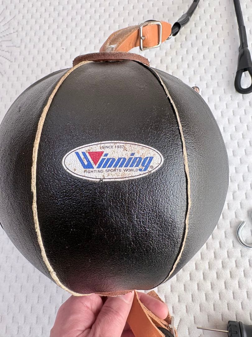 Winning パンチングボール 黒 レザー