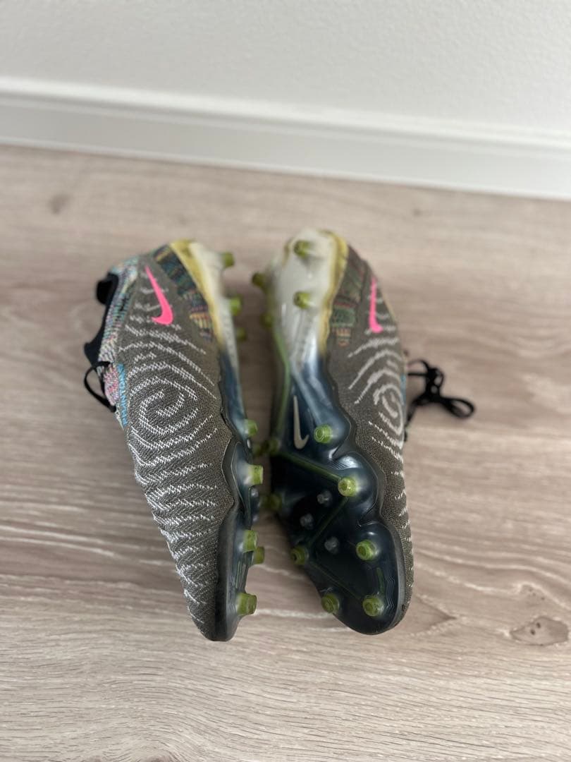 NIKE Phantom GX サッカースパイク