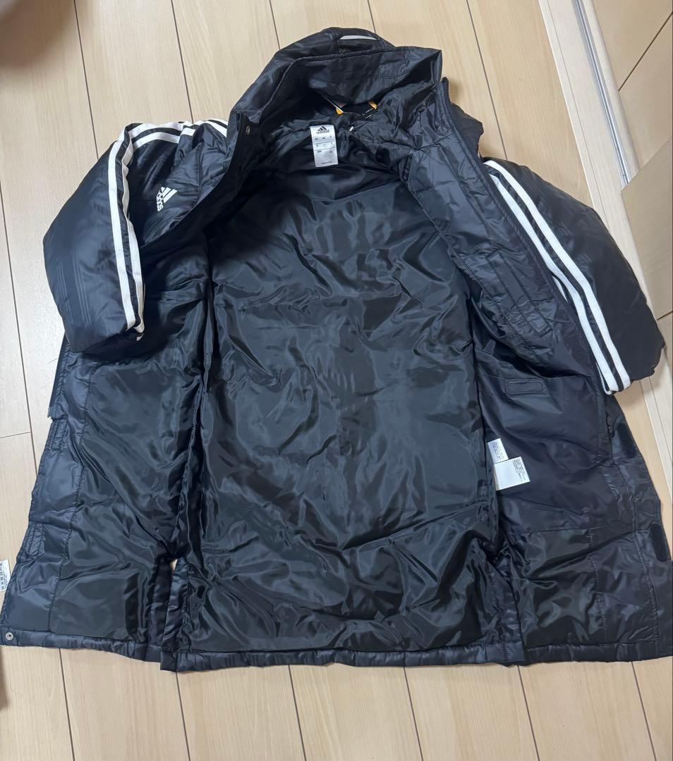 新品未使用adidas アディダス　ダウンベンチコート　130cm