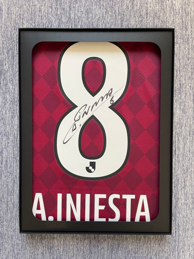 ヴィッセル神戸　イニエスタ　直筆サイン入りユニフォーム　19/20ホーム化粧箱付