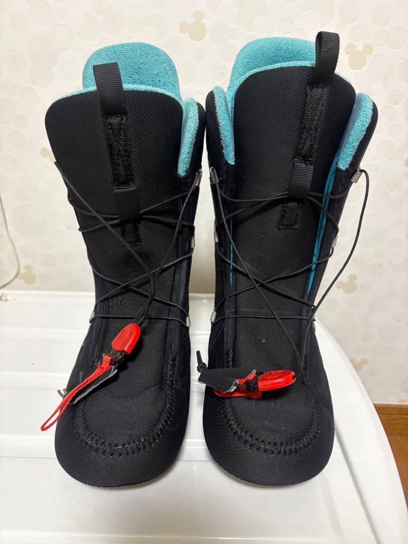 美品　女性用スノーボードブーツ BURTON BOOTQUE ブラック/マルチ