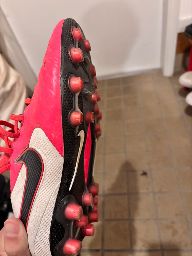 Nike ピンク スパイクシューズ