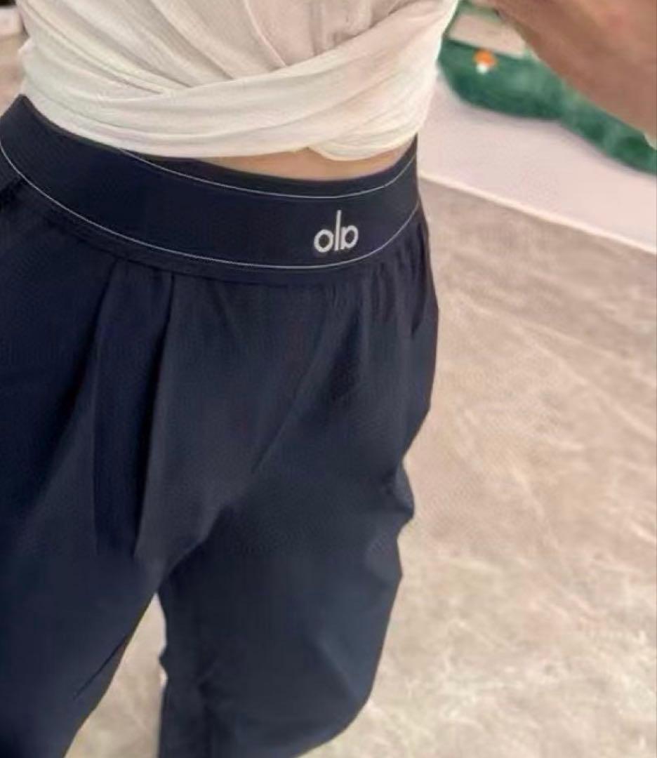 Alo Yoga（アロヨガ） パンツ ボトムス トラウザー ネイビー サイズS