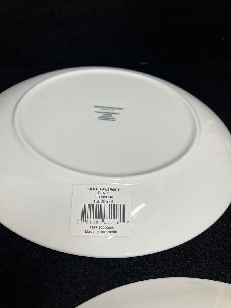 新品  WILD STRAWBERRY WHITE 皿4枚セット