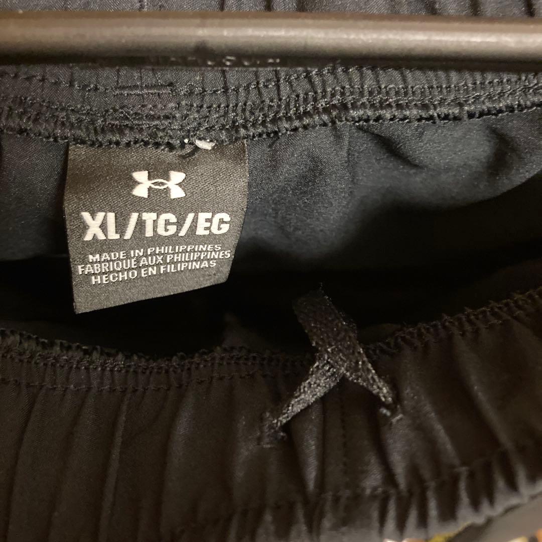 定価¥17.050 未使用【UNDER ARMOUR】薄手セットアップ　ブラック