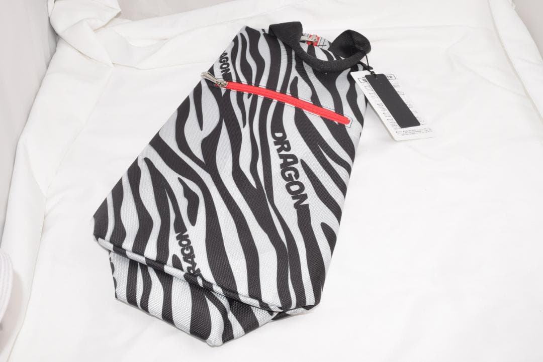 新品☆ダンスウィズドラゴン シューズケース☆ゴルフ靴袋☆ゼブラ