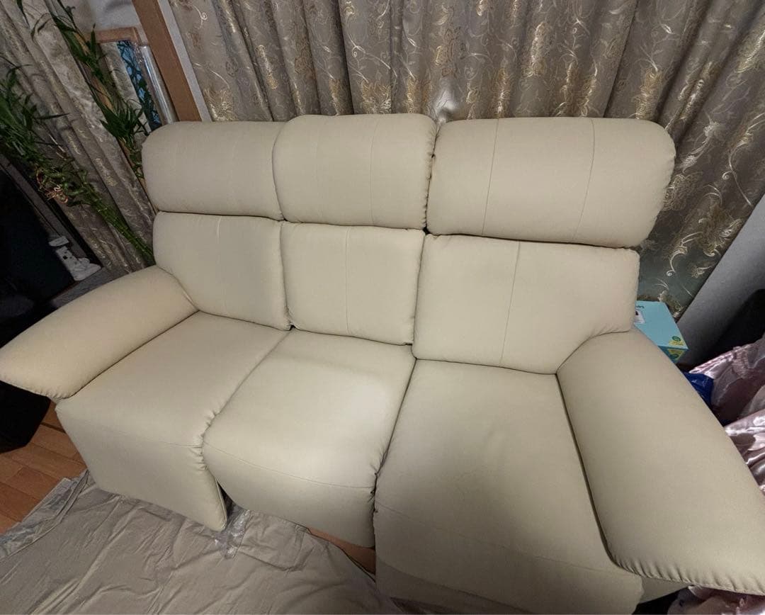 ［値下げ］ニトリ　ほぼ新品　リクライニング電動ソファー