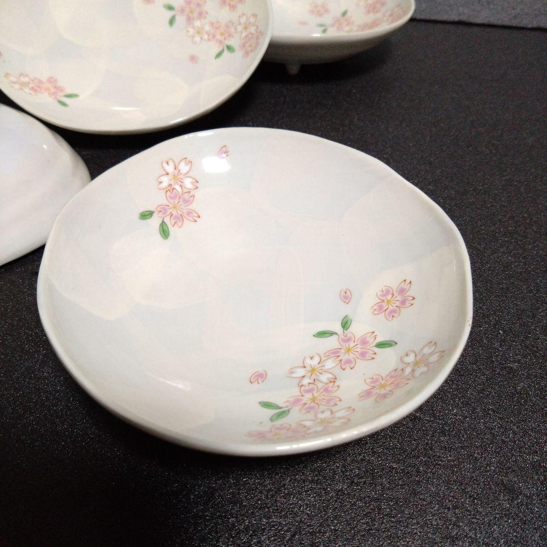 新品 有田焼 3点脚楕円形銘々皿5枚 桜柄　お祝い