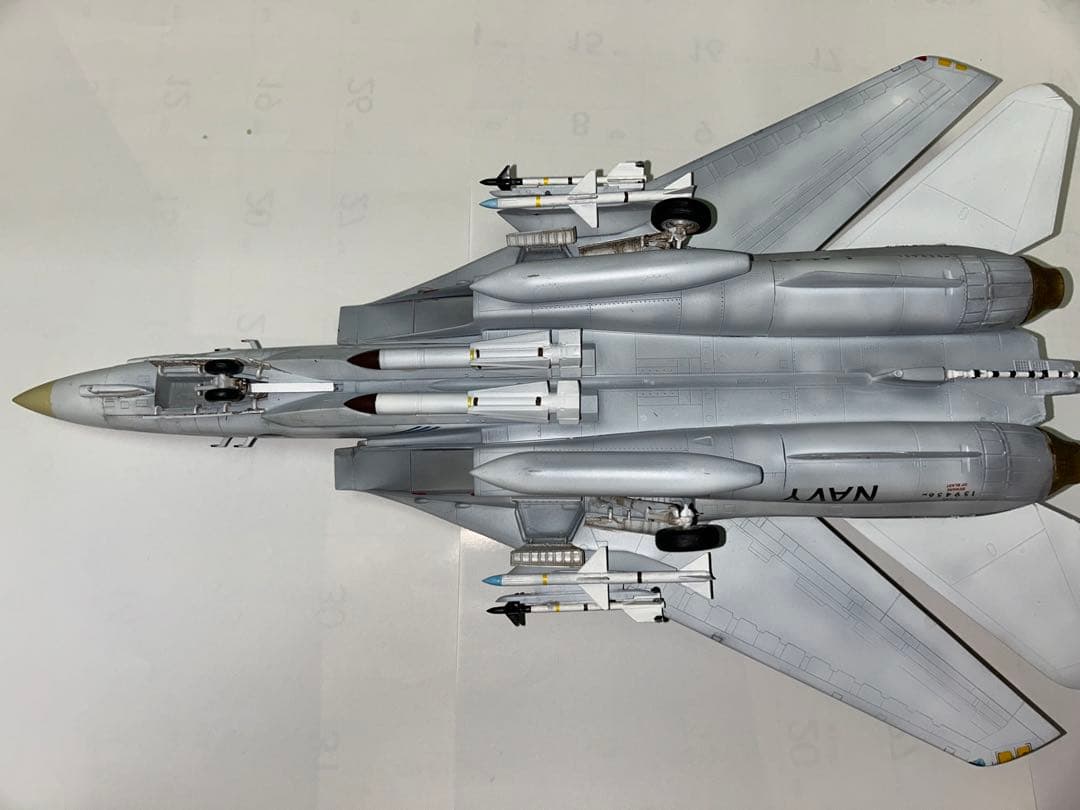 １／48 アメリカ海軍　Ｆ１４　トムキャット　戦闘機　プラモデル　完成品