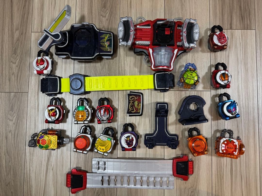 仮面ライダーとスーパー戦隊のおもちゃ各種