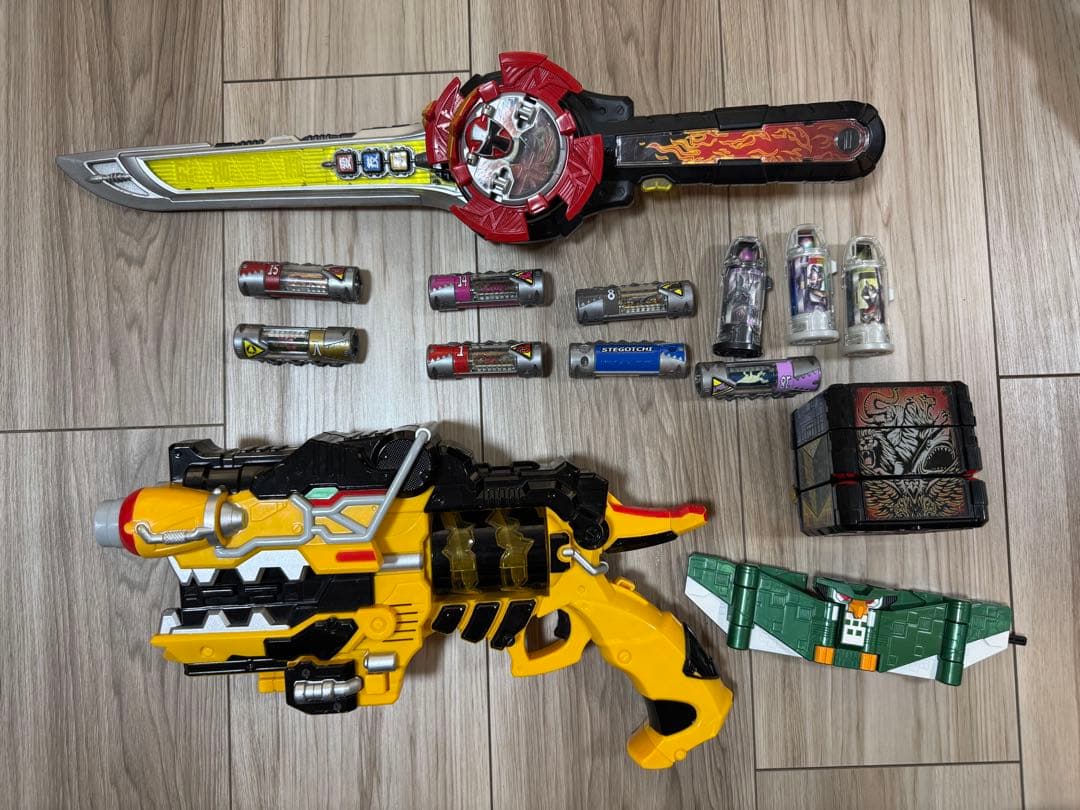 仮面ライダーとスーパー戦隊のおもちゃ各種