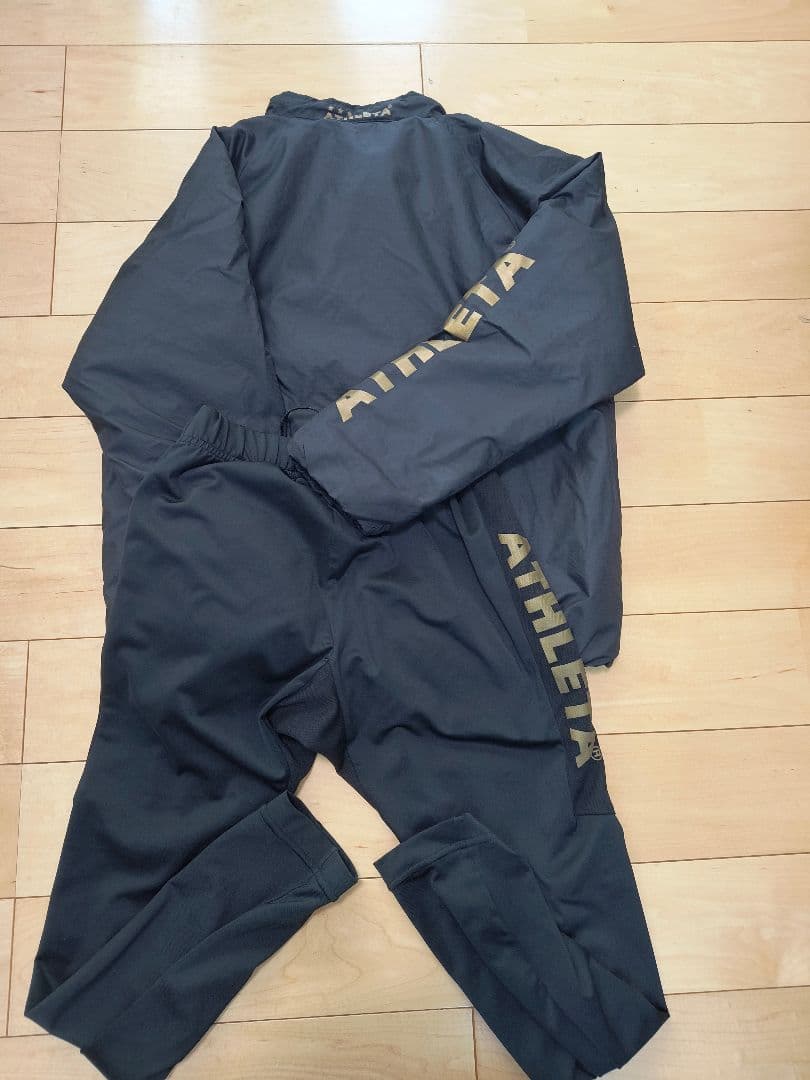 ATHLETA ブラックジャージ 上下セット　130cm