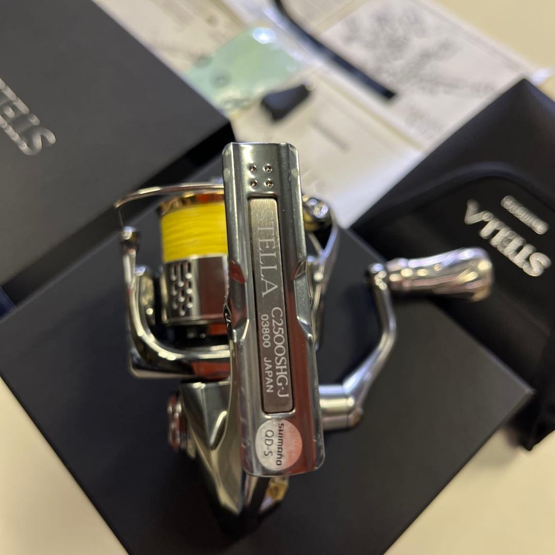 シマノ　18ステラ C2500SHG ［美品］リブレハンドルノブ付き