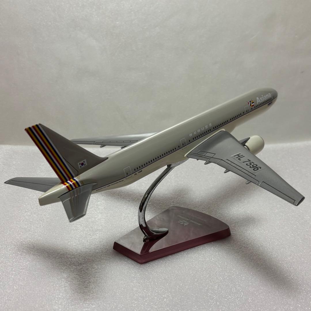 レアAsiana Airlines Boeing 777-200ER 1/200