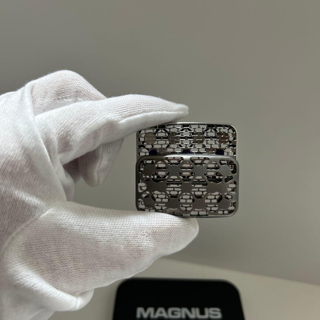 MAGNUS Shell Pod Titanium フィジェットトイ