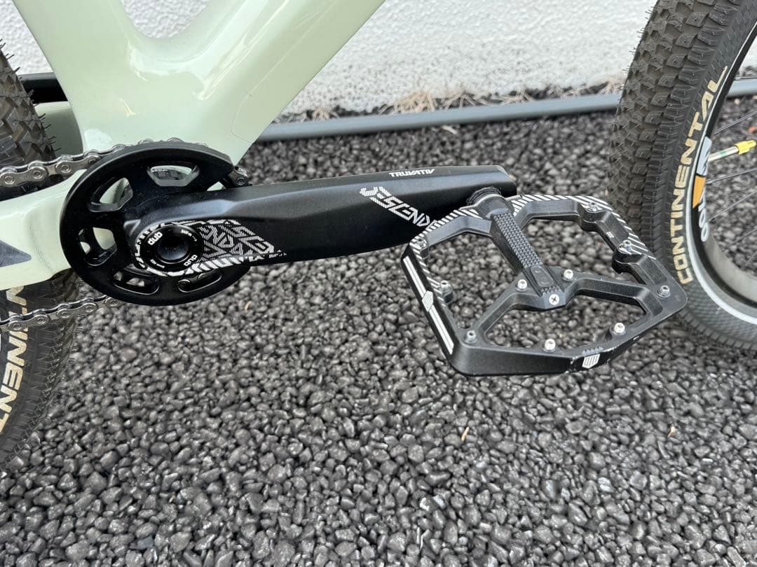 Canyon Stitched CFR Trial(中古、ペダル付)