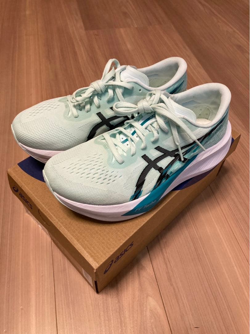 美品　ASICS MAGIC SPEED4 スージングシー/ブラック