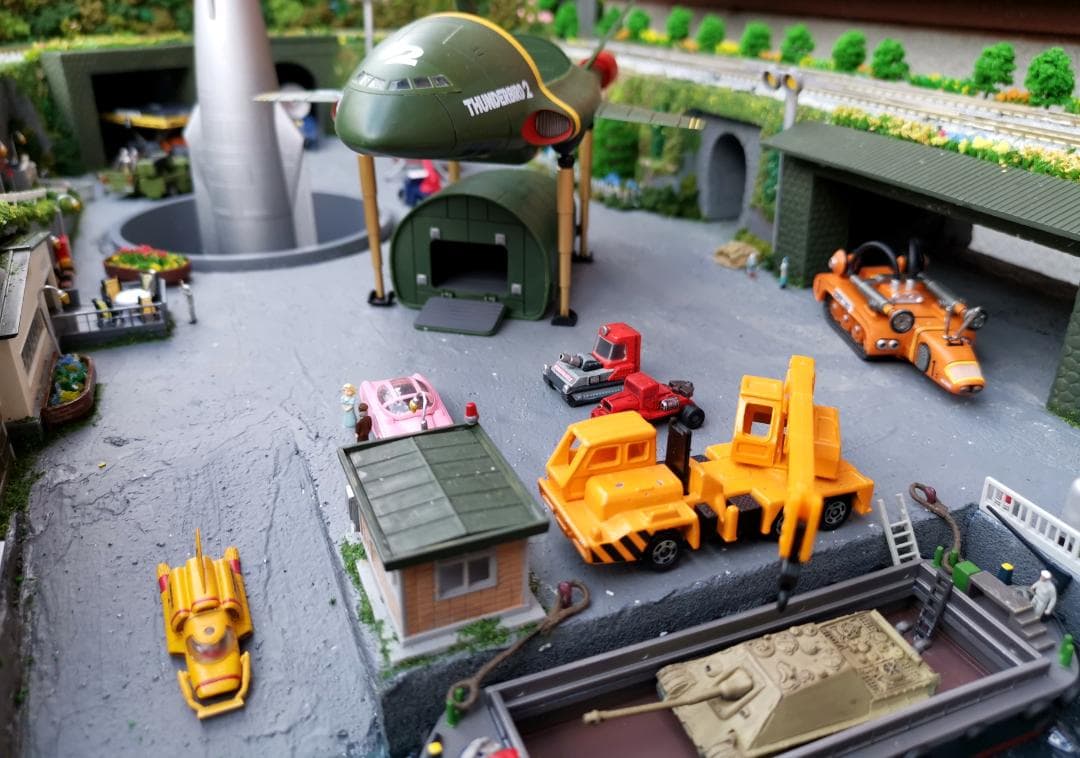 Nゲージ鉄道模型 ミニチュア風景付き ジオラマ完成品
