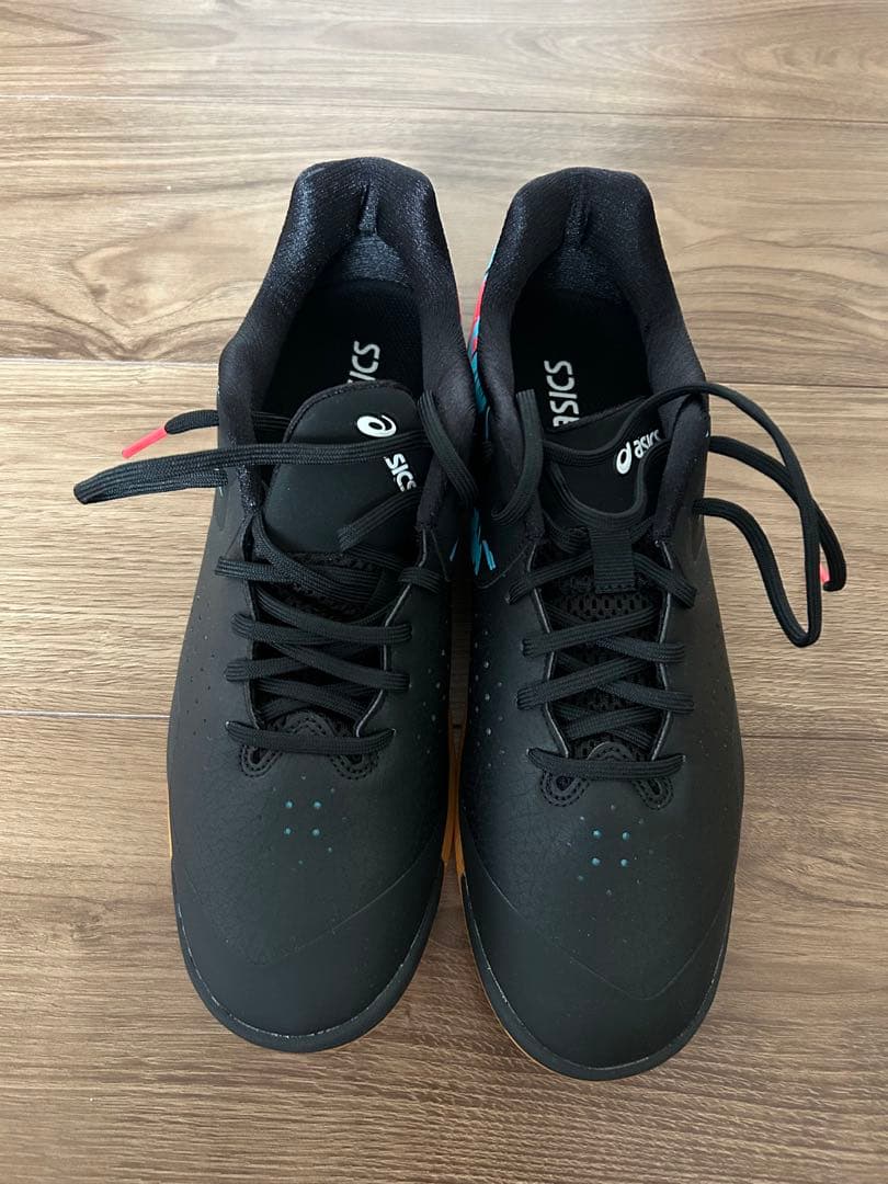 【新品未使用】asics フットサルシューズ 黒/青/赤