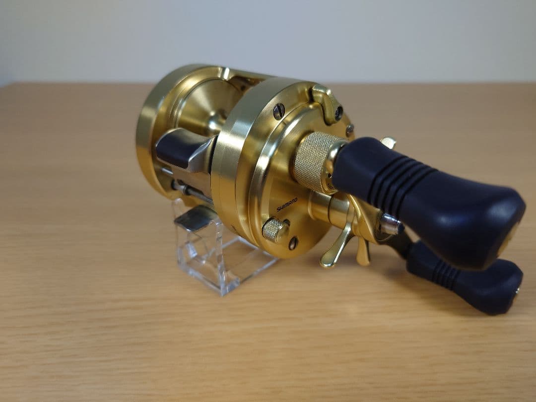 シマノ 01カルカッタ コンクエスト300 動作確認済 美品