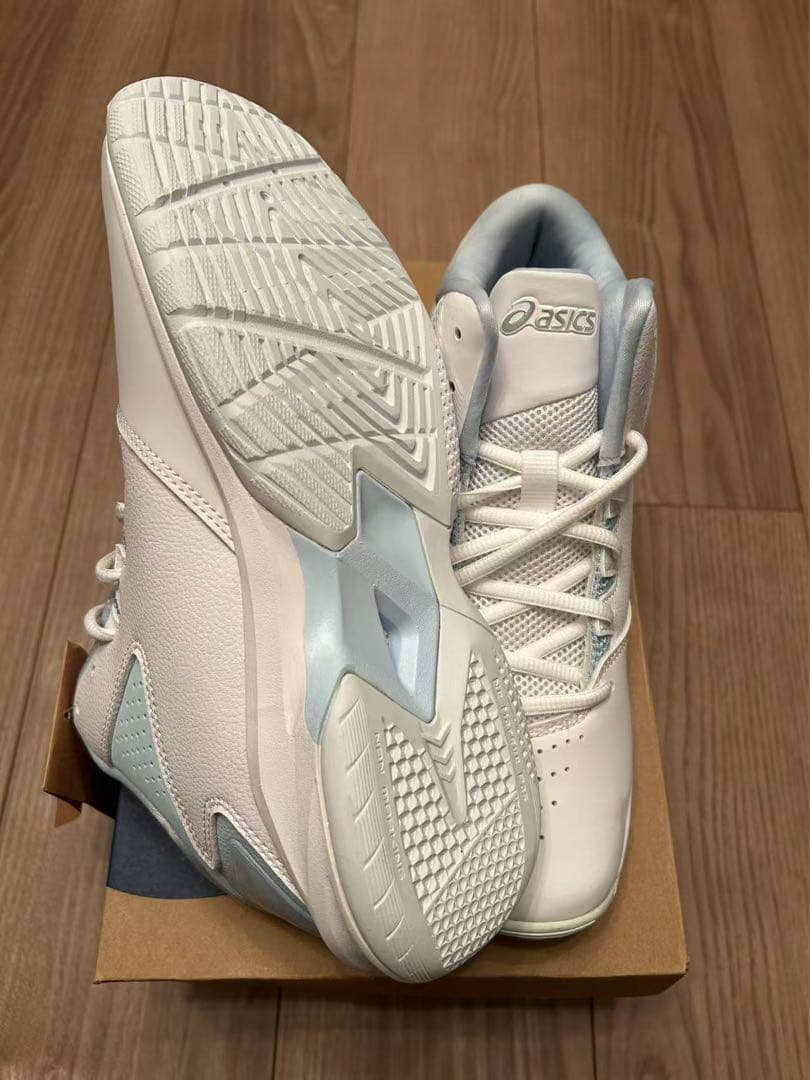 ASICS バスケットボールシューズ ホワイト 新品