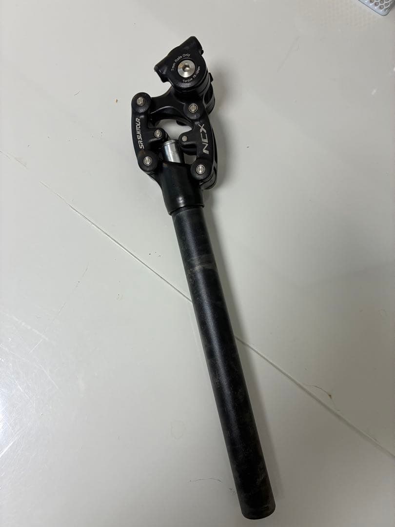 SR SUNTOUR NCX サスペンションシートポスト 350mm Φ27.2