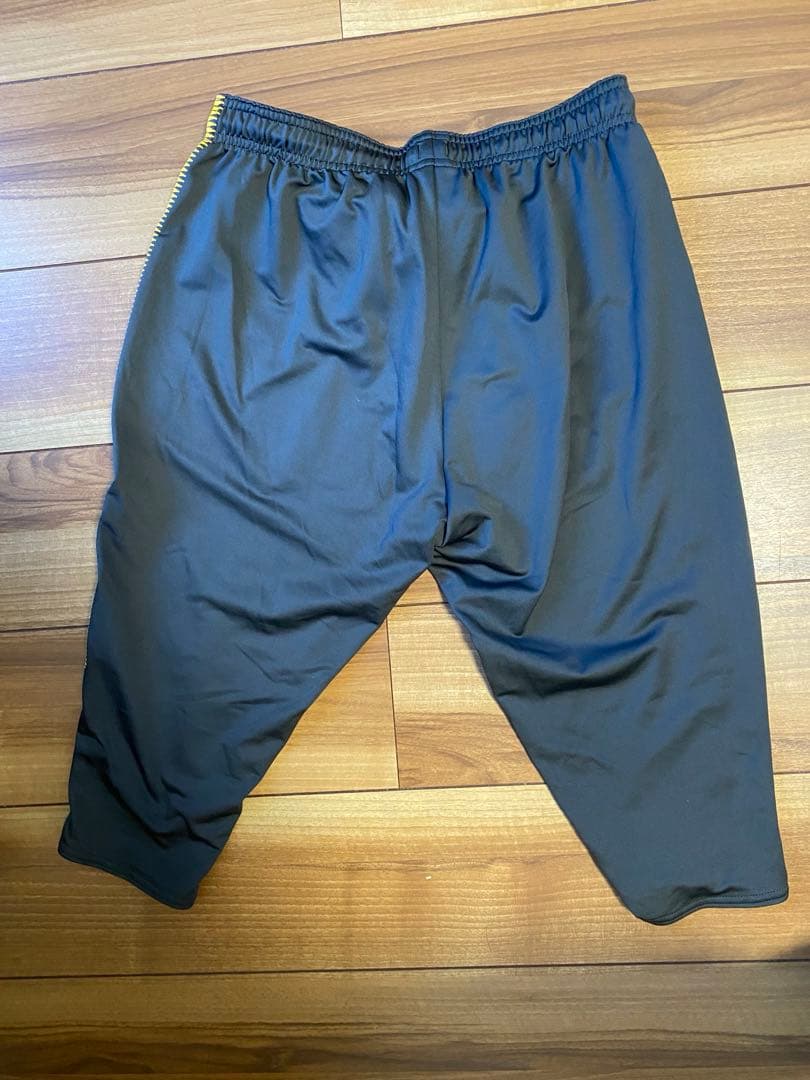 浦和レッズ　支給品　7部丈パンツ　非売品カラー　グレー✖️イエロー