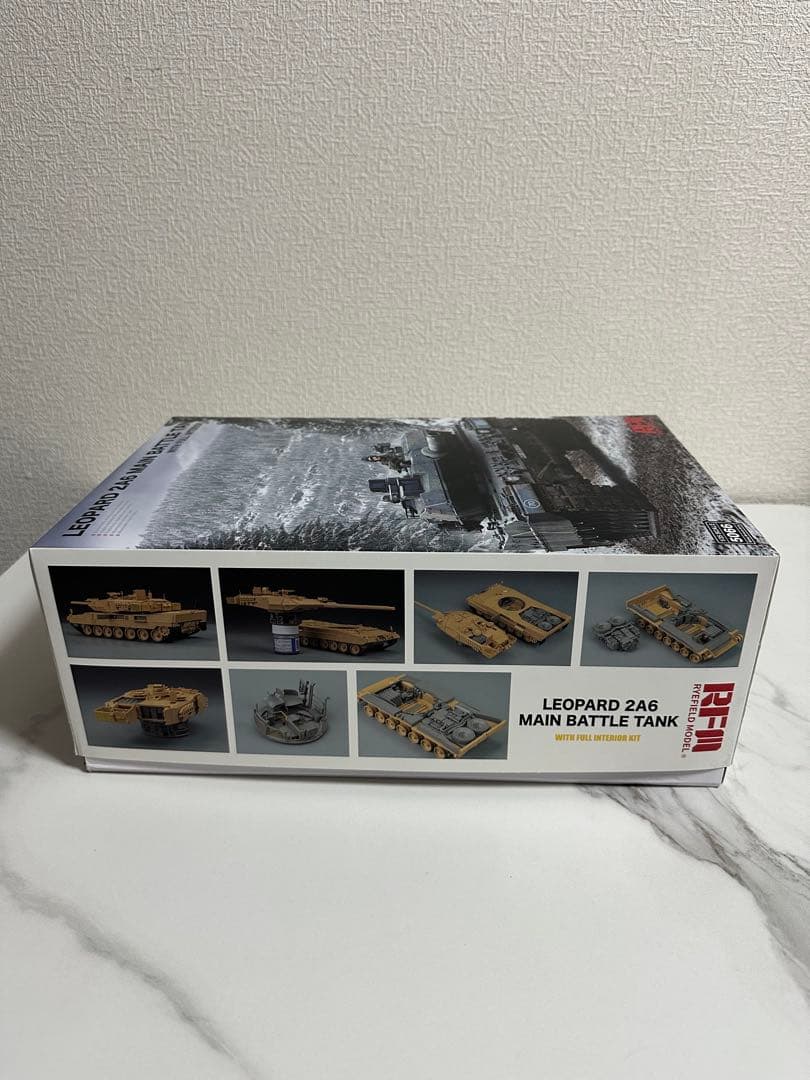 【未組立品】Leopard 2A6 Main Battle Tank 1/35
