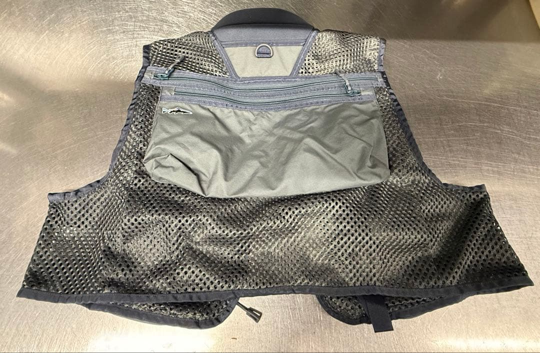 Patagonia フィッシングベスト S グレー　メッシュ