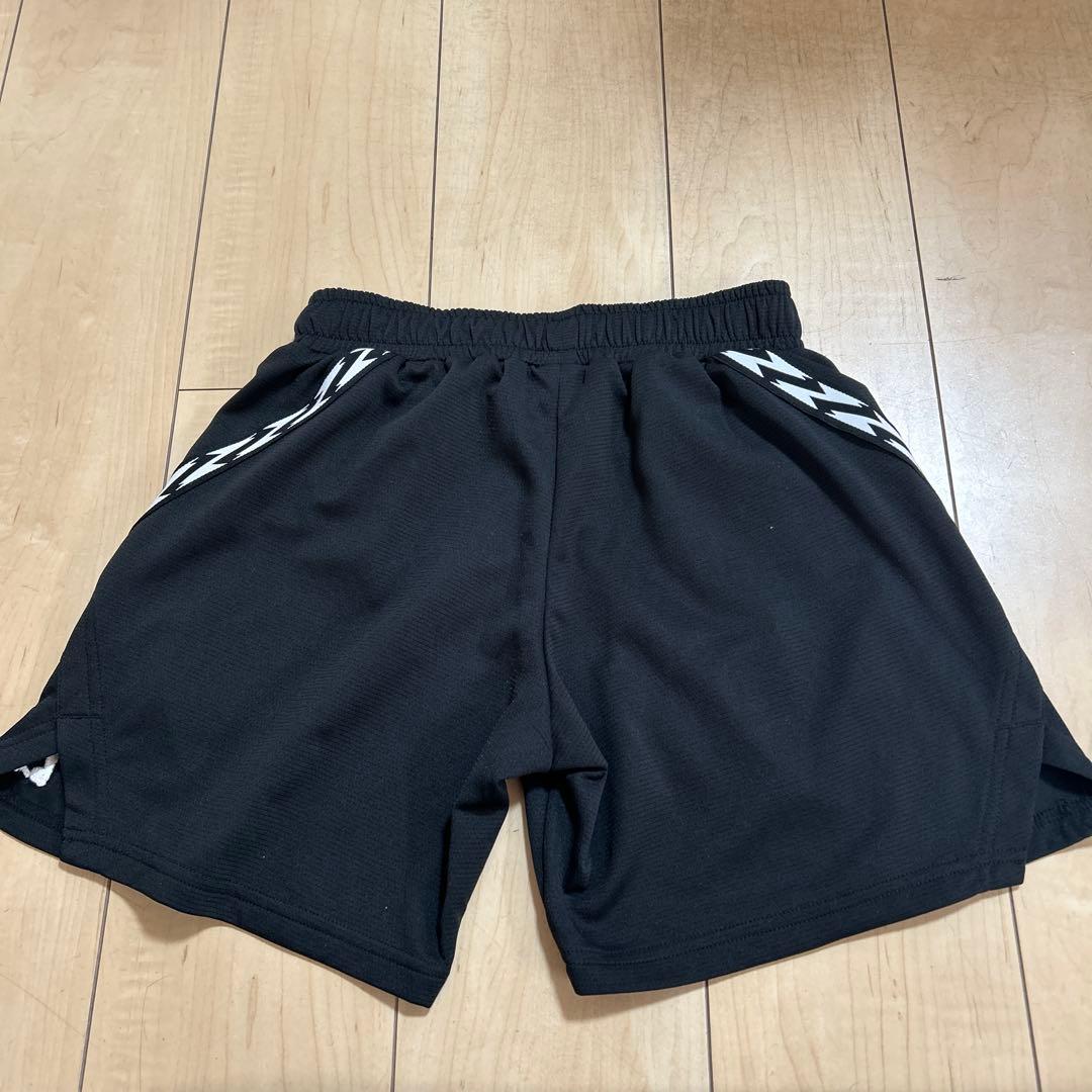 EGOZARU ブラックとホワイト　ショートパンツ S 2点セット