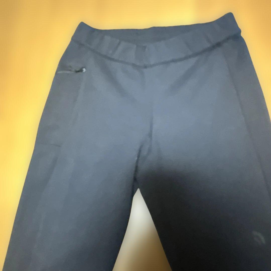 新品ノースフェイス　ランニングパンツブラック　Ｓ
