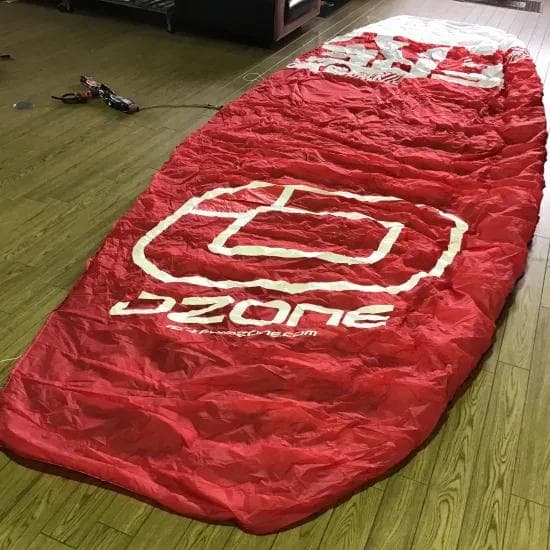 OZONE オゾン【FRENZY V10】9.0バーライン付き スノーカイト