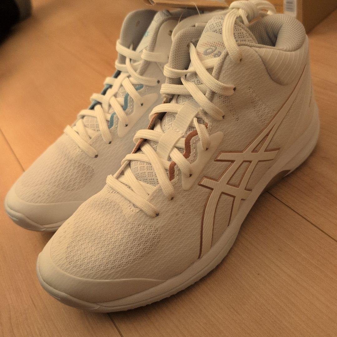 ASICS 【左右非対称】バスケットボールシューズ