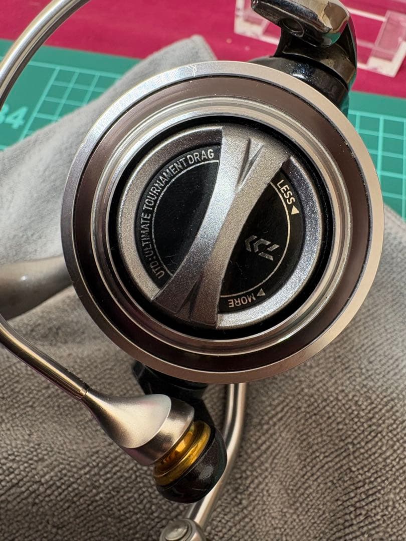 ダイワ CALDIA 2506H カルディア スピニングリール マグシールド