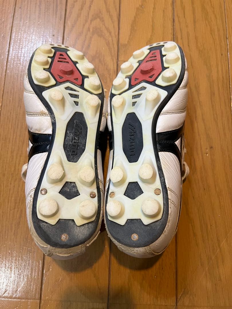 Mizuno サッカーシューズ ホワイト/ブラック　24.5センチ