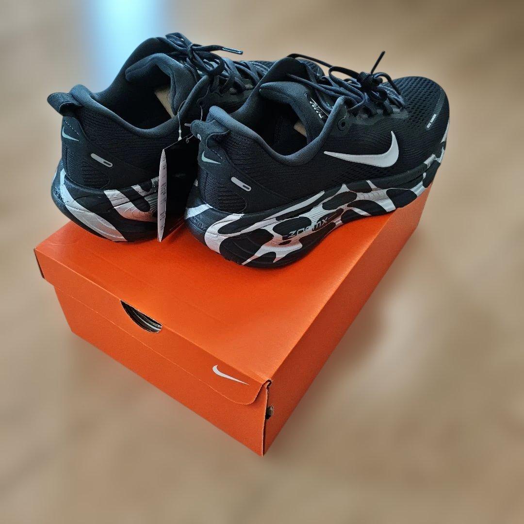 NIKE ナイキ　ボメロ18 27.5