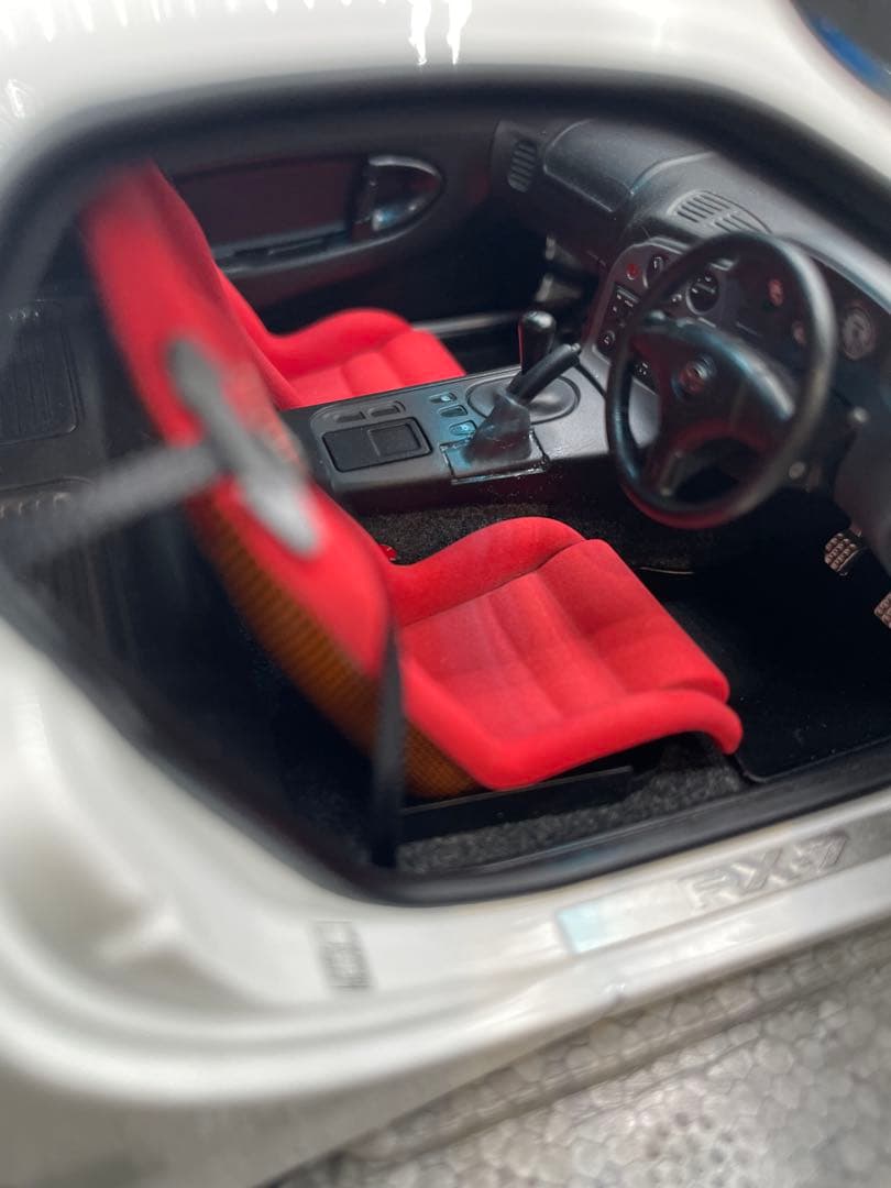 RX-7 1/18スケールモデル