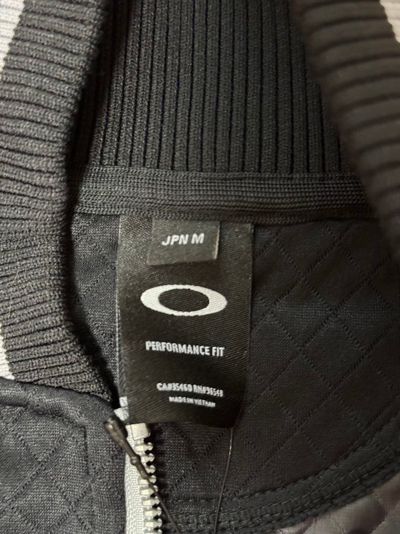 ⭐️⑨ 【新品未使用】Oakley ブラック ジャケット　元値¥16200