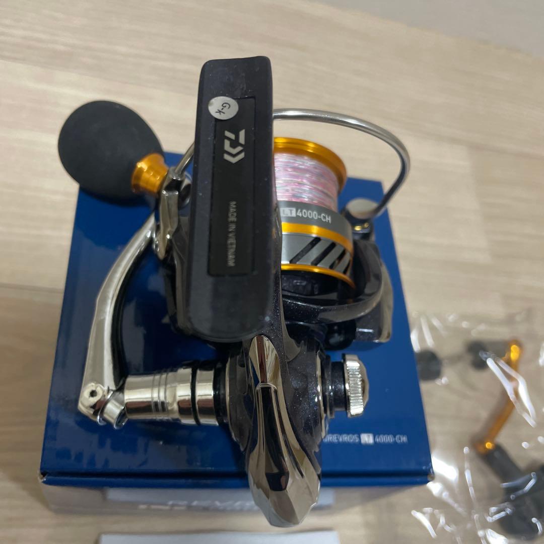 DAIWA REVROS LT 4000-CH スピニングリール　ダイワレブロス