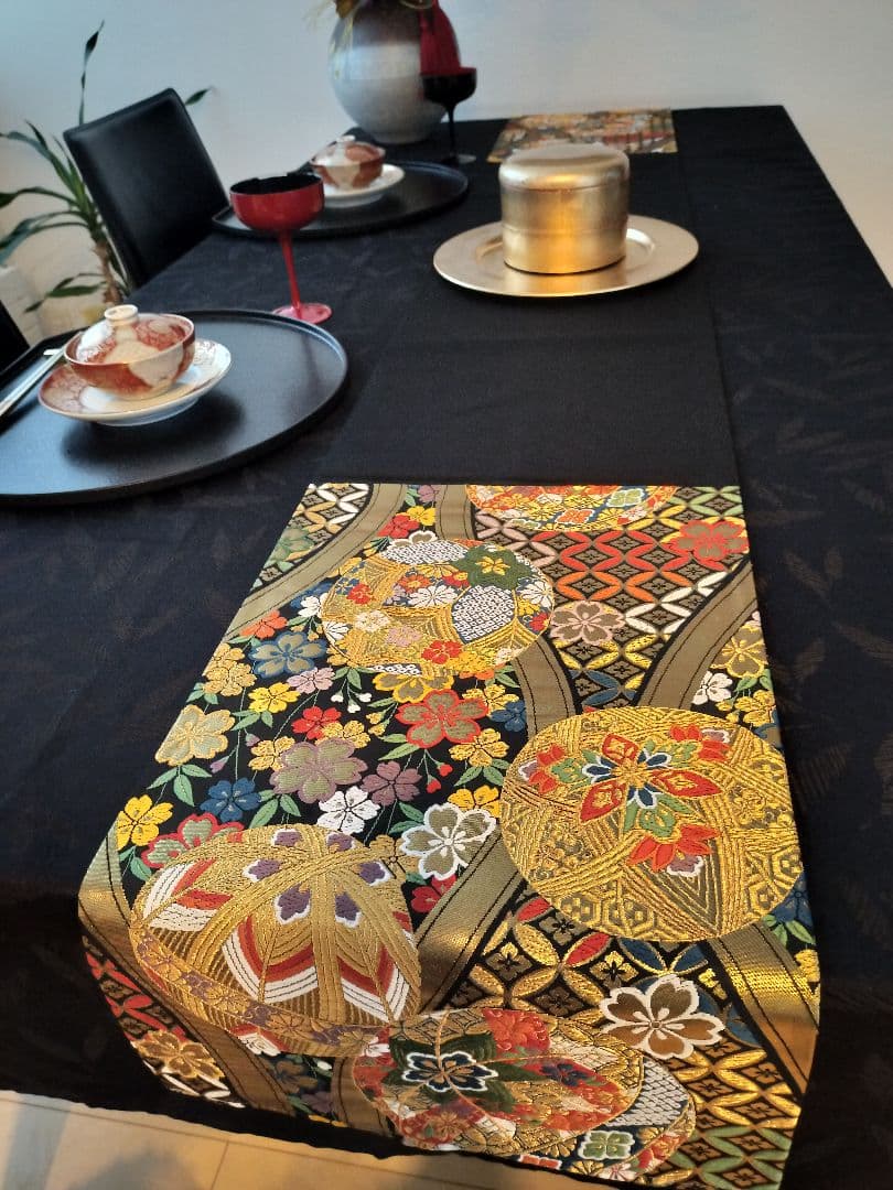A948★高級‼️豪華刺繍‼️ひな祭り‼️テーブルランナー2m12cm