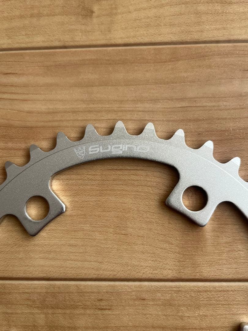 Sugino チェーンリング 38T pcd110 8速用 パッケージ無し