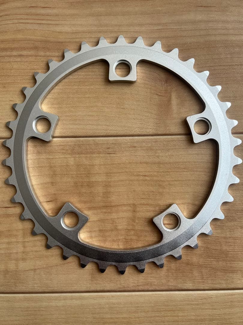 Sugino チェーンリング 38T pcd110 8速用 パッケージ無し